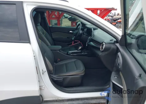 2025 Chevrolet Trax Fwd Activ из США, поврежденный, VIN KL77LKEP6SC040654